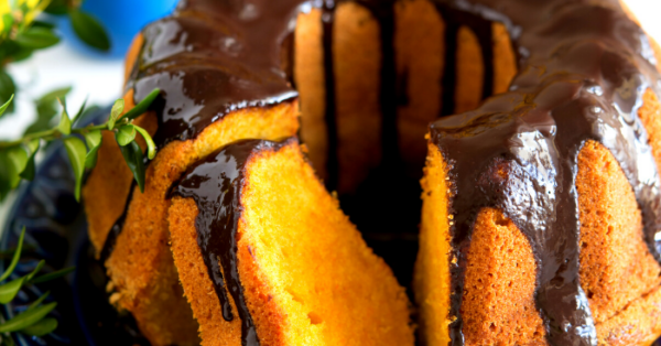 Bolo de cenoura com cobertura - Simples e delicioso