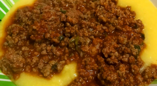 Carne Moída com Polenta - Rápida e Deliciosa