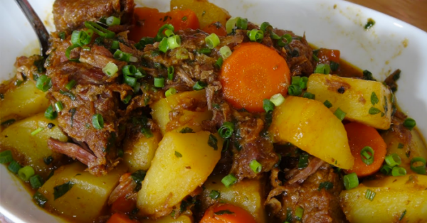 Como Fazer Carne Cozida com Batatas