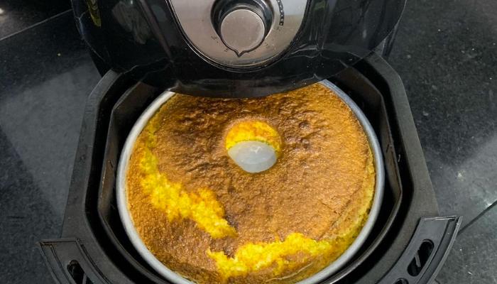 Como assar bolo na airfryer – Rápido e Prático