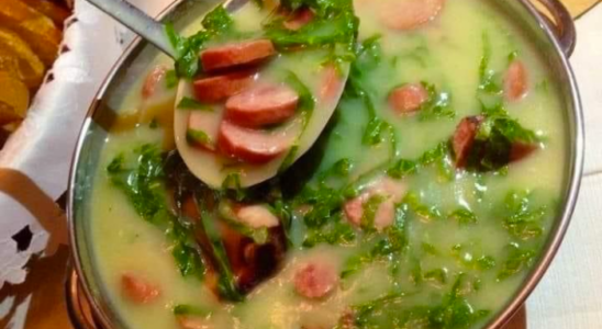 Delicioso Caldo Verde Com Linguiça Defumada