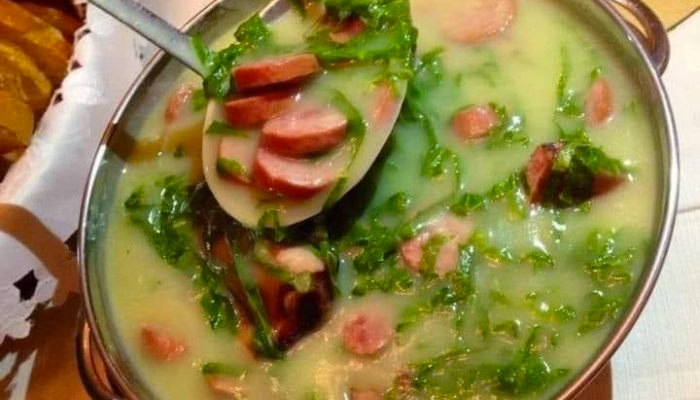 Delicioso Caldo Verde Com Linguiça Defumada