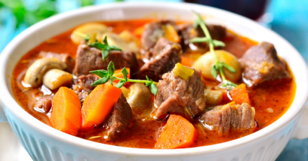 Como Fazer Carne de Panela com Batatas e Cenouras