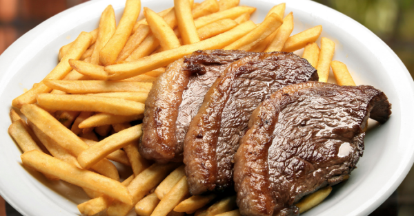 Bife de Picanha Acompanhado de Batatinhas Fritas