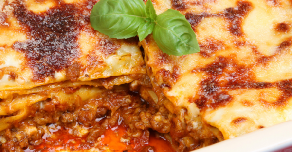 Deliciosa Lasanha com Escondidinho de Carne Moída