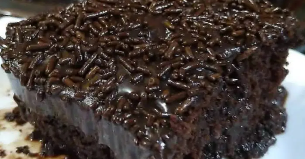 O Melhor Bolo de Chocolate - Fofinho e Fácil de Fazer