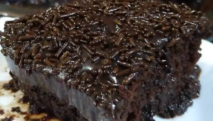 O Melhor Bolo de Chocolate - Fofinho e Fácil de Fazer