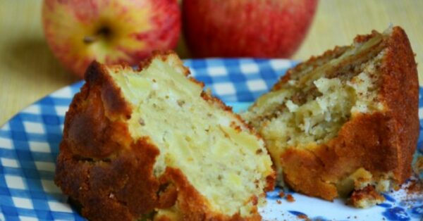 Receita de Bolo de Maçã e Aveia no Liquidificador