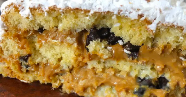 Delicioso Bolo de Abacaxi com Ameixa