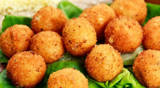 Bolinho De Mandioca Com Linguiça - Receita Deliciosa