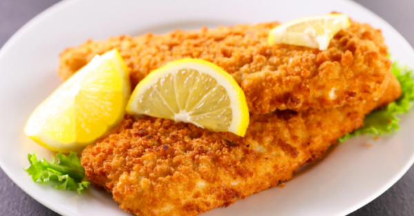 Filé de Pescada com Cebola Empanada - Super Fácil de Preparar