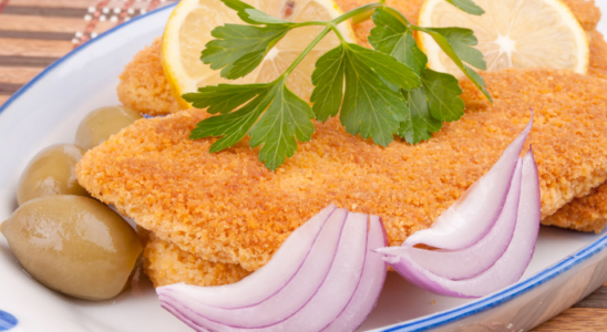 Merluza Empanada com Fubá - Crocante e Sequinha!