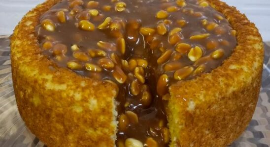 Receita de Bolo Pé de Moleque Cremoso Rápido e Fácil