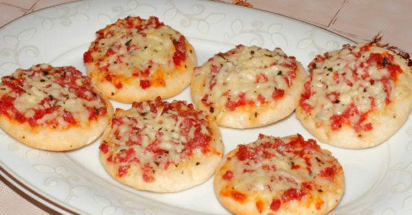 Receita Simples e Rápida de Mini Pizza